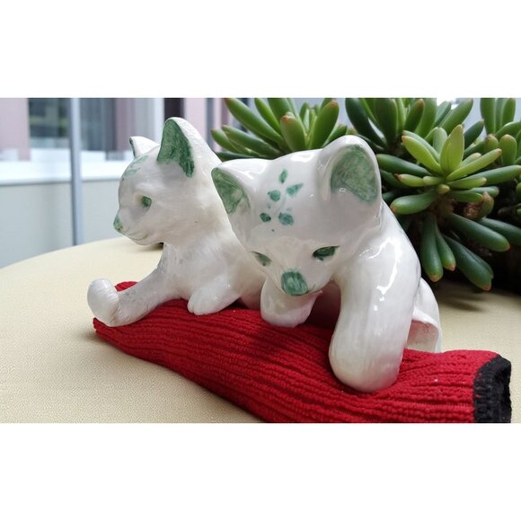 vintage ceramic cat shelf sitter pair, white with mint green, handpainted, from - Picture 2 of 11